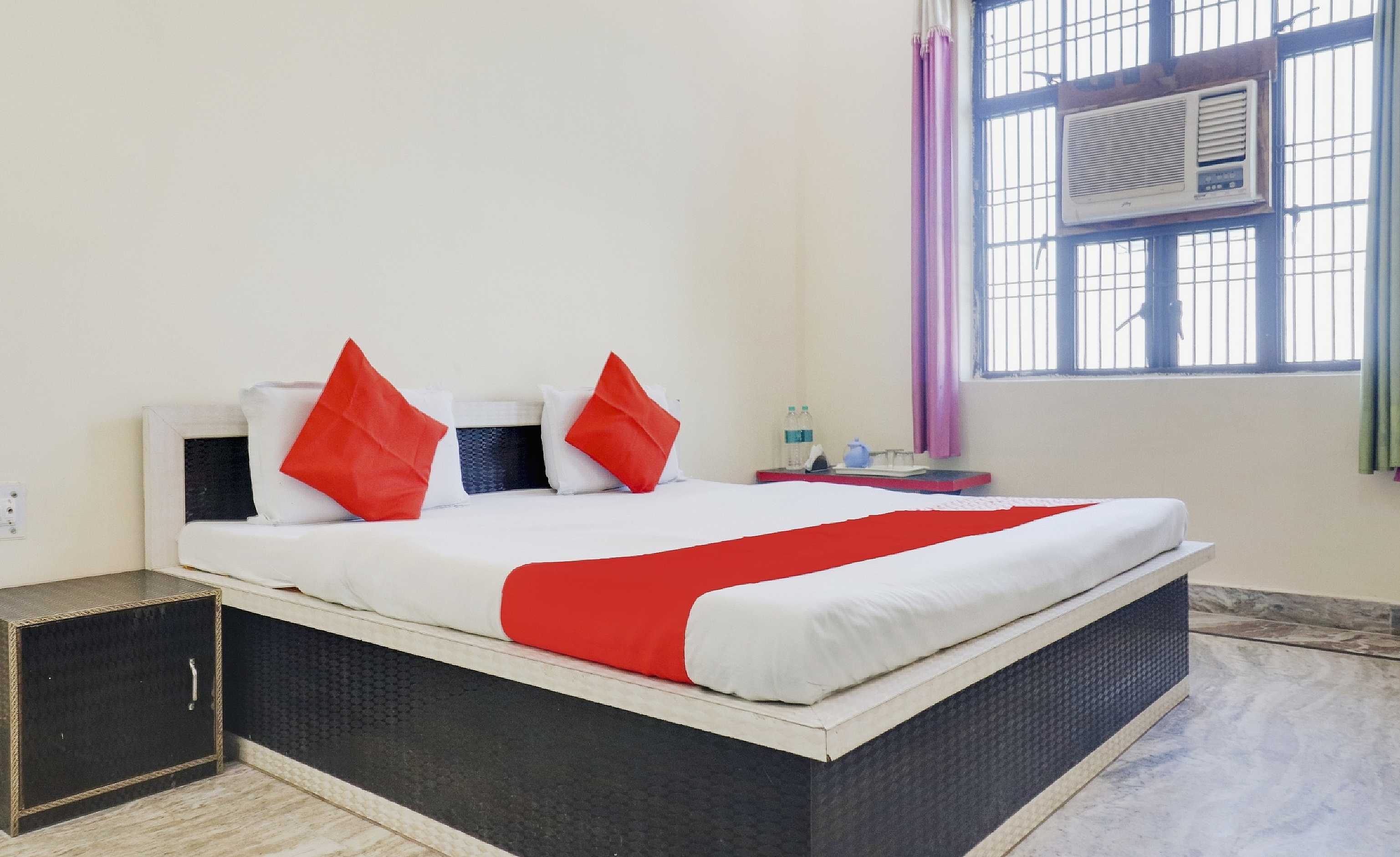 Hotel O New satkar Hotel - Tap to explore photos