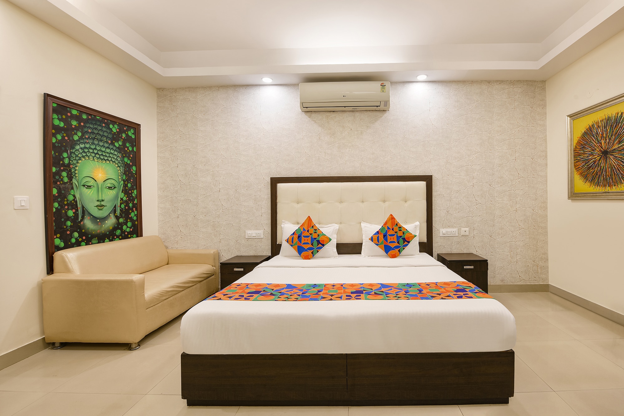 FabHotel Harnoor House - Gold Souk Mall - Tap to explore photos