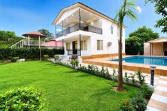 4 Bedroom Farmhouse With Private Pool In Noida, Noida