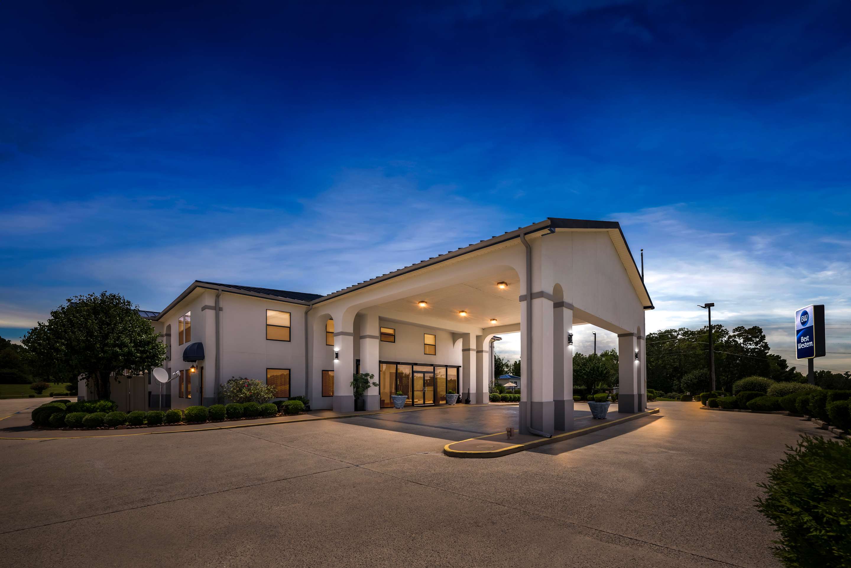 Best Western Inn - Tap to explore photos