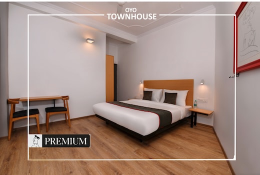 Townhouse Singapore Mall