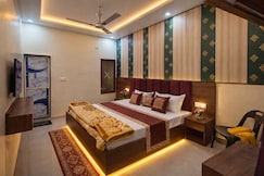 Gopal palace / Ayodhya /Parking available, Ayodhya