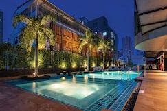 Solitaire Bangkok Sukhumvit 11
