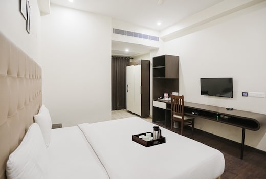 Super Townhouse The AMV Hotel