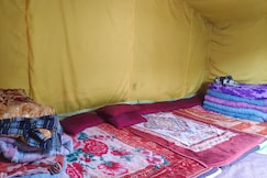 MUSAFIRO KI BASTI, Guptkashi