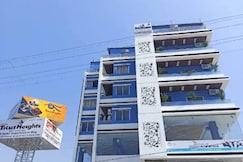 Hotel Titus Heights, Buldhana