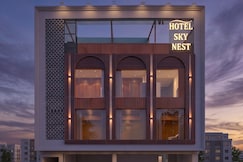 Hotel Sky Nest, Banda