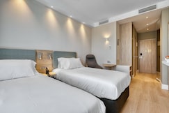 Holiday Inn Express Madrid Airport, an IHG Hotel, Madrid
