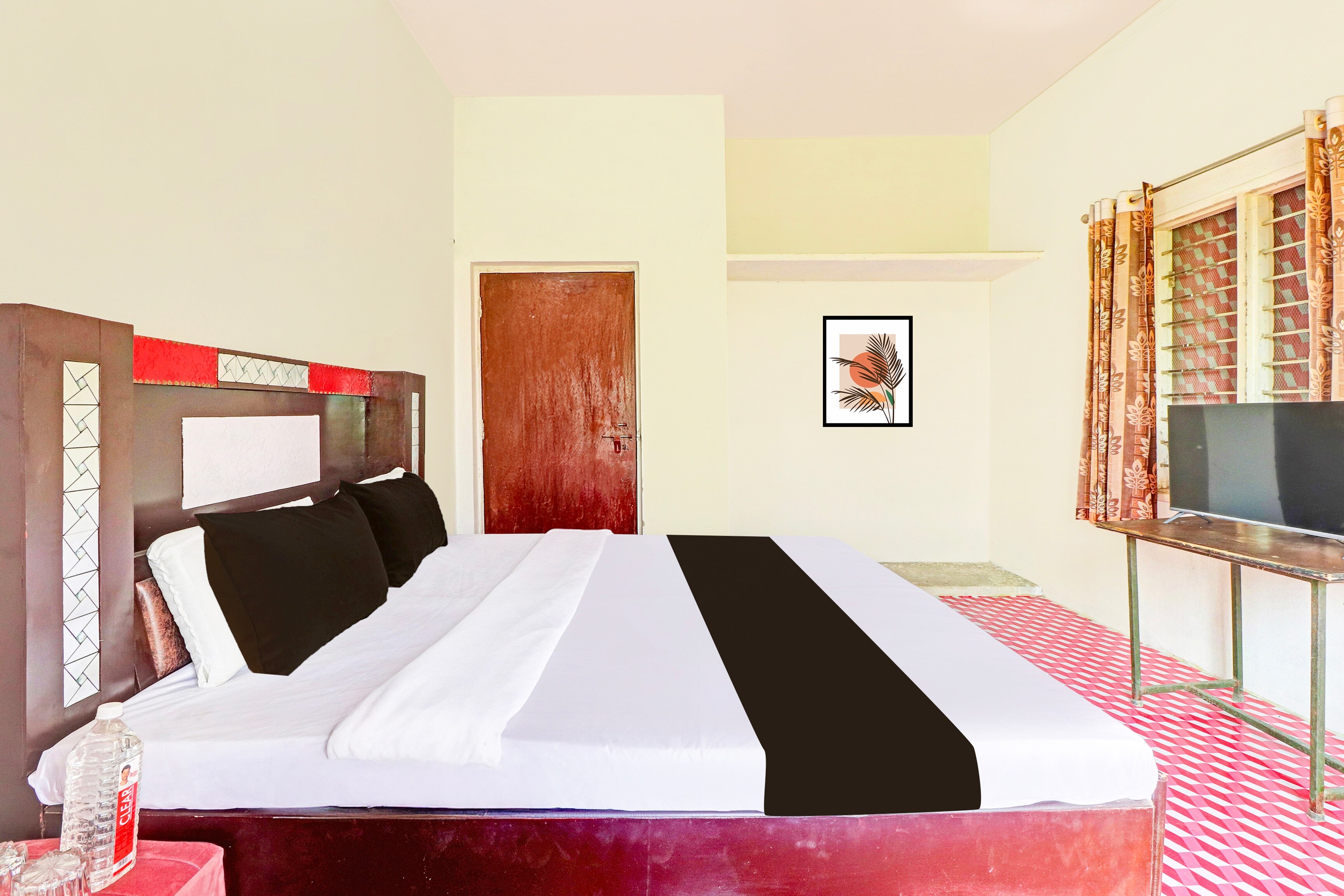 Hotel O Shekhawat Guest House - Tap to explore photos