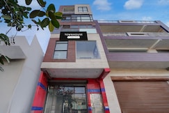 Townhouse Johri Enclave Metro Station Formerly Second Home, Loni