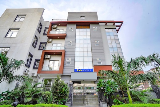 FabHotel 17 Suites - Kailash hospital