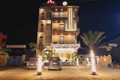 Hotel GoldenTree & Resort - On The Way To Khatu Shyam Ji Temple, Salasar