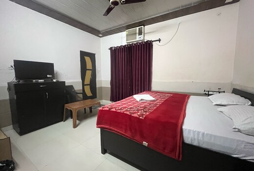 Hotel O Shri Krishna Guest House