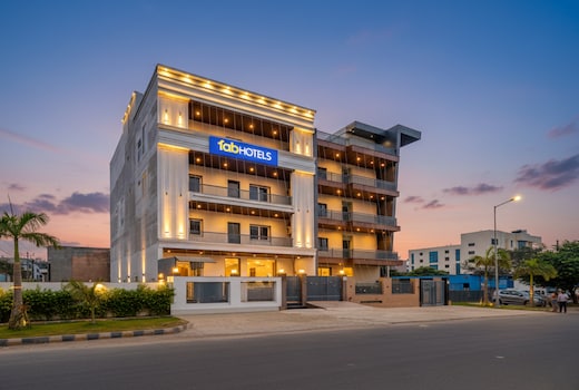 FabHotel Expo Centre Inn
