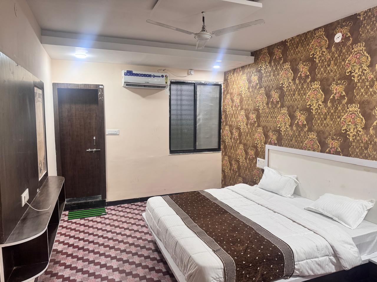 Shree Ji Resort Nainawad - Tap to explore photos