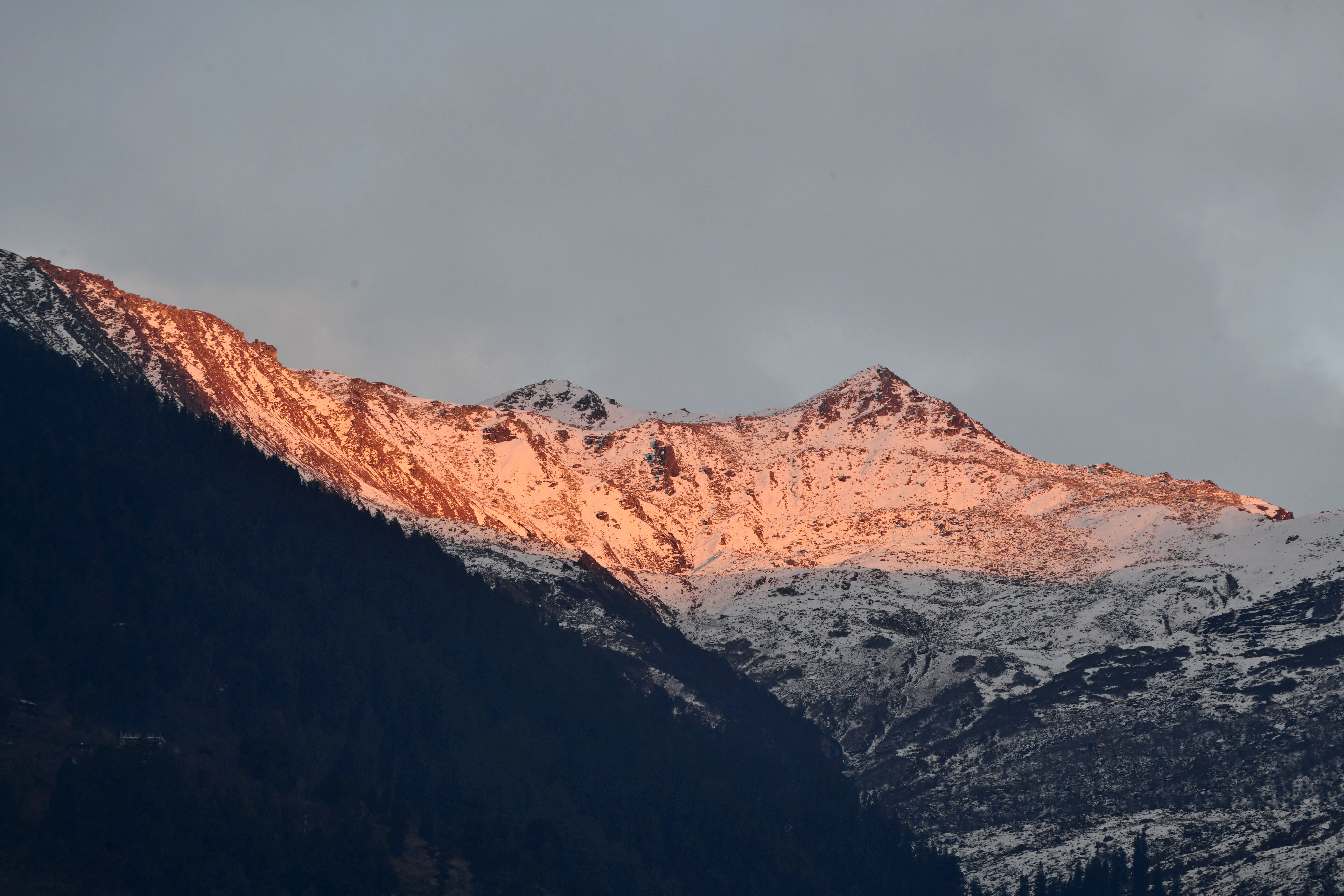 Lotus inn Rohtang View - Tap to explore photos