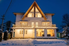 Villa67- Entire 8BR Villa, Srinagar