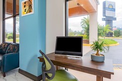Days Inn by Wyndham N Orlando/Casselberry, Orlando