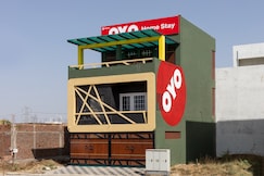 Hotel O Home Stay, Indore