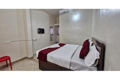 FabHotel Shree Sai Inn, Pune