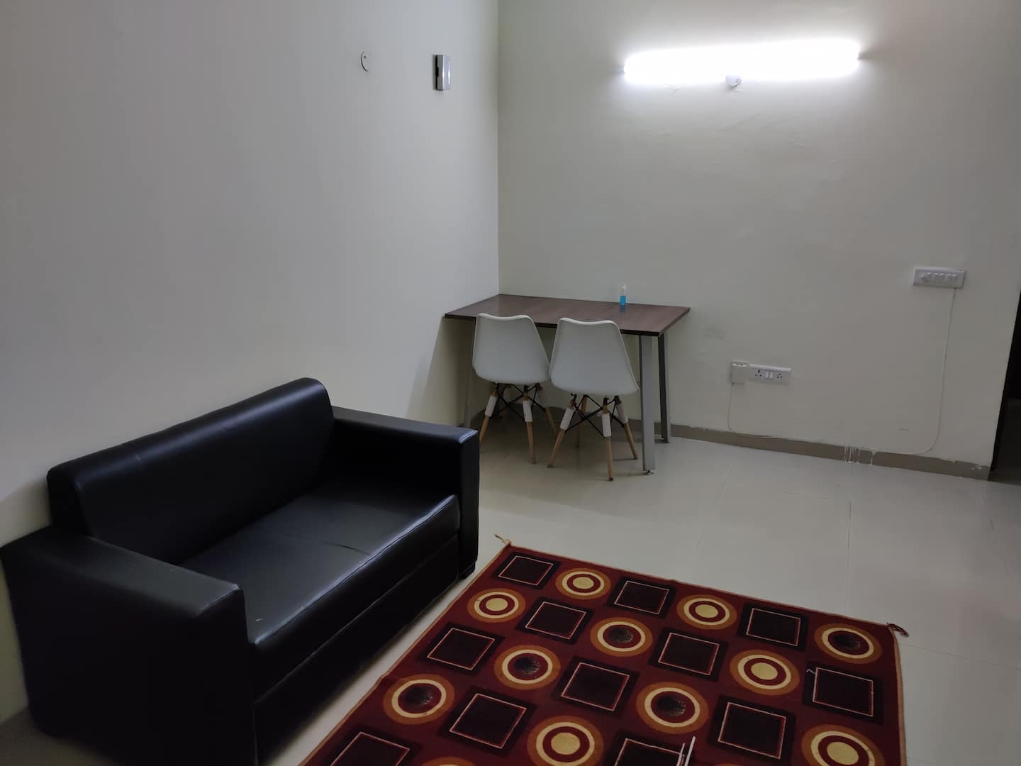 Cosy Apartment with All the Amenities - Tap to explore photos
