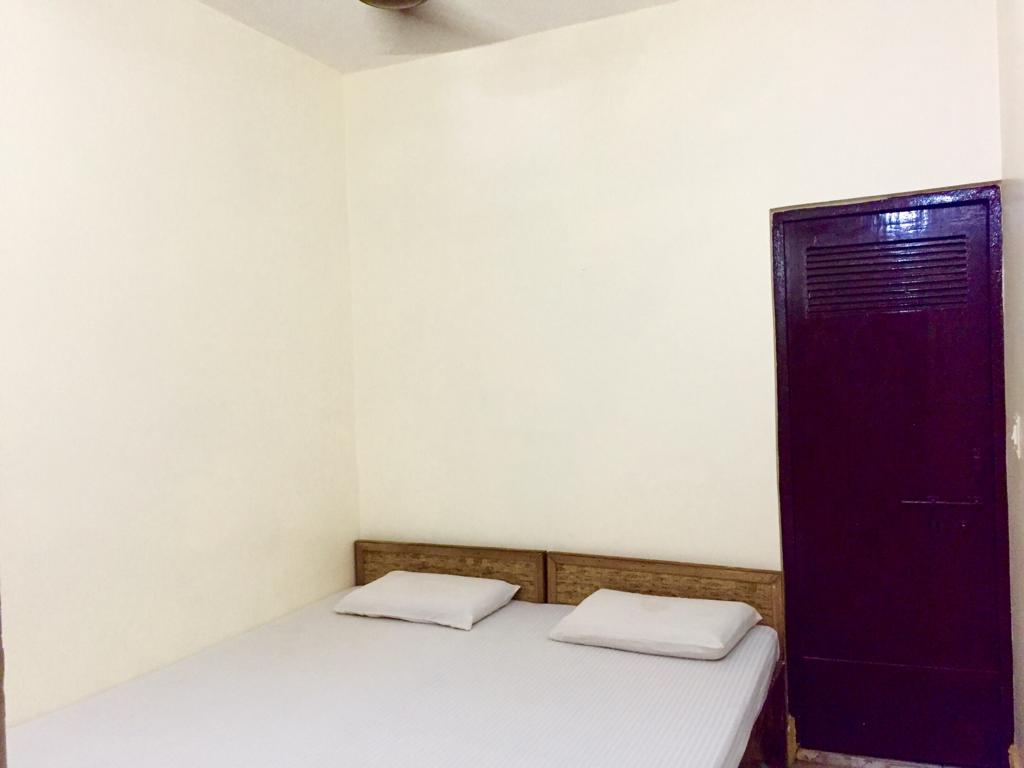 Shanti Guest House - Tap to explore photos