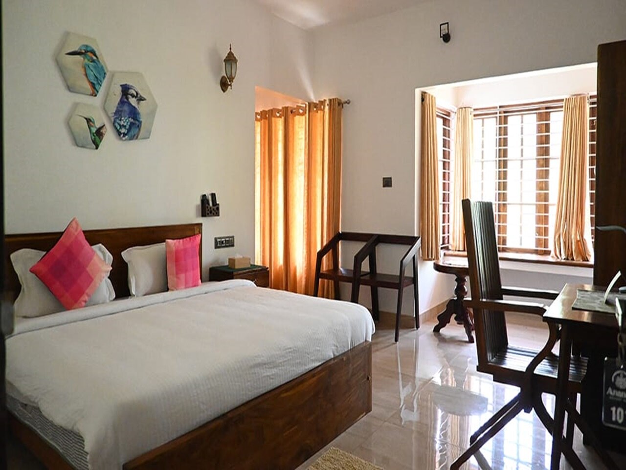 Ananda Homestay - Tap to explore photos
