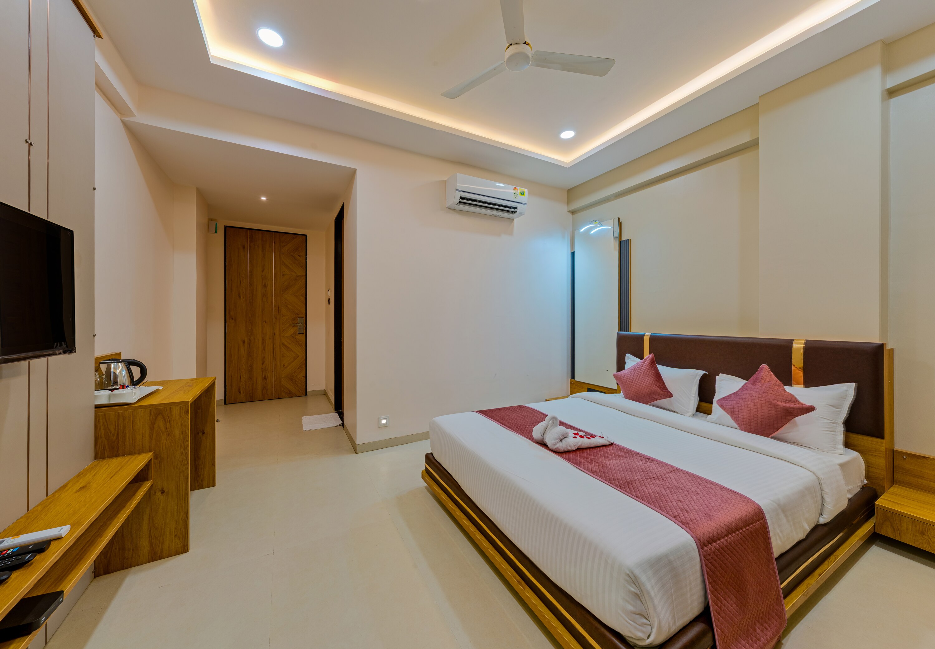 Super Deluxe Room AC 1
