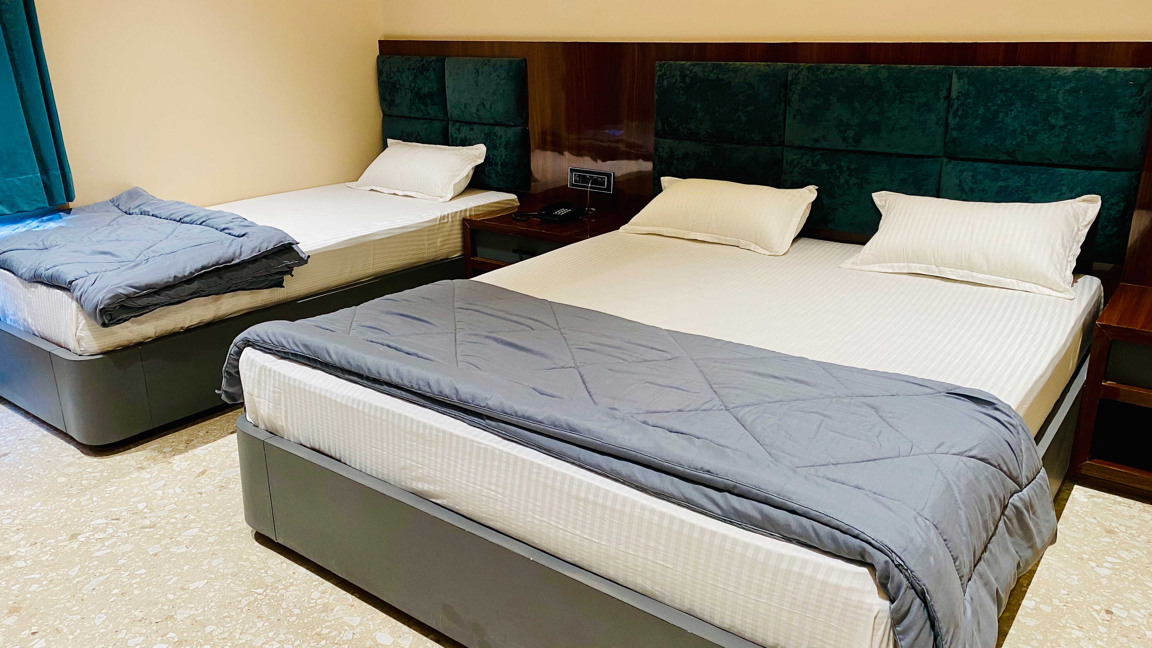 Hotel Manyavar Inn Restaurant - Tap to explore photos