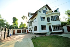 NEW CROWN HOTEL, Srinagar