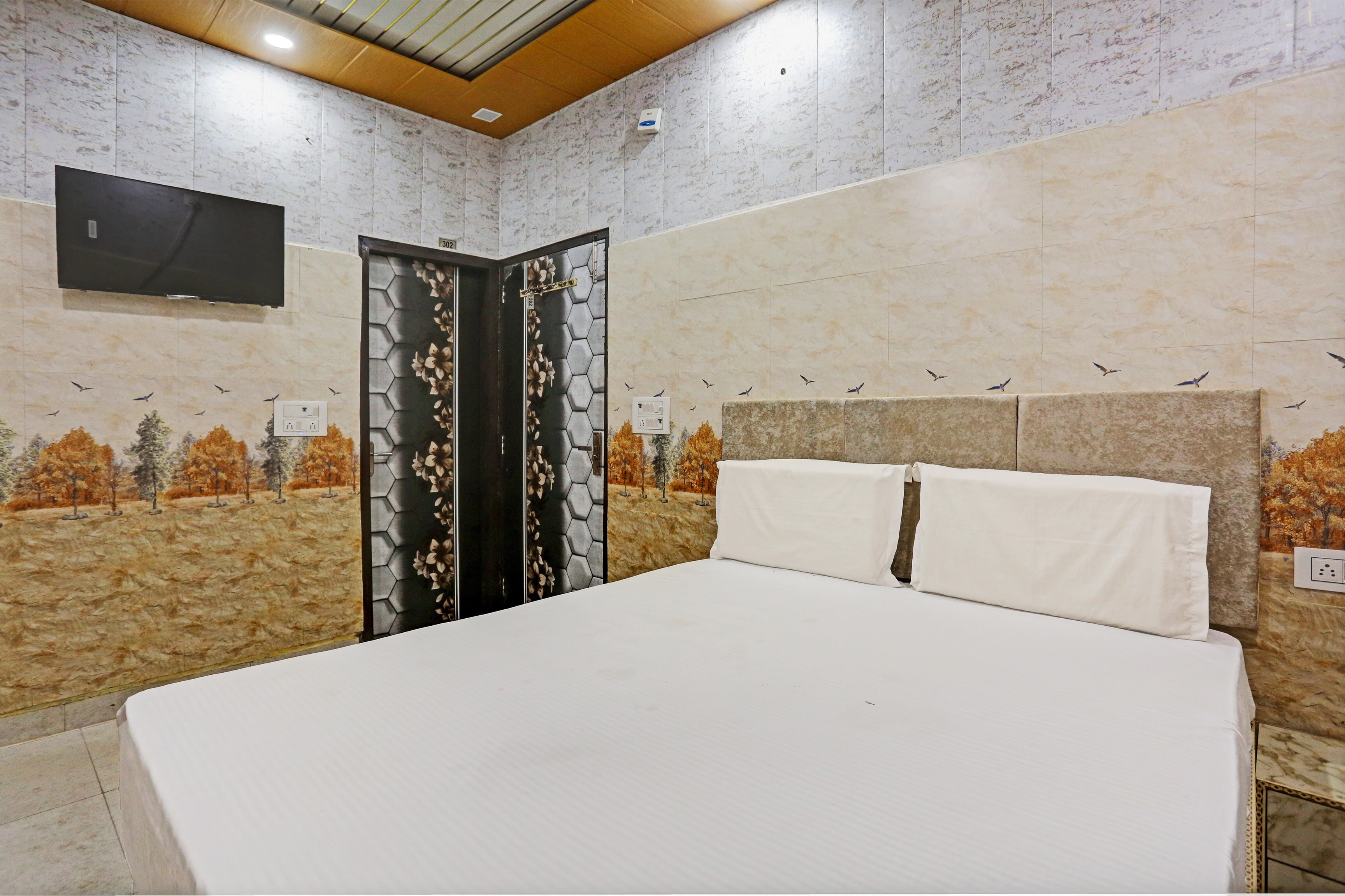Hotel O Muskan Guest House - Tap to explore photos