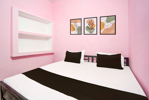 THE HOTEL PARADISE