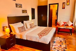 Vrindavan Dham by Sudhir Shakya, Vrindavan