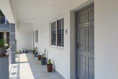 K2 HOLIDAY INN, Yelagiri