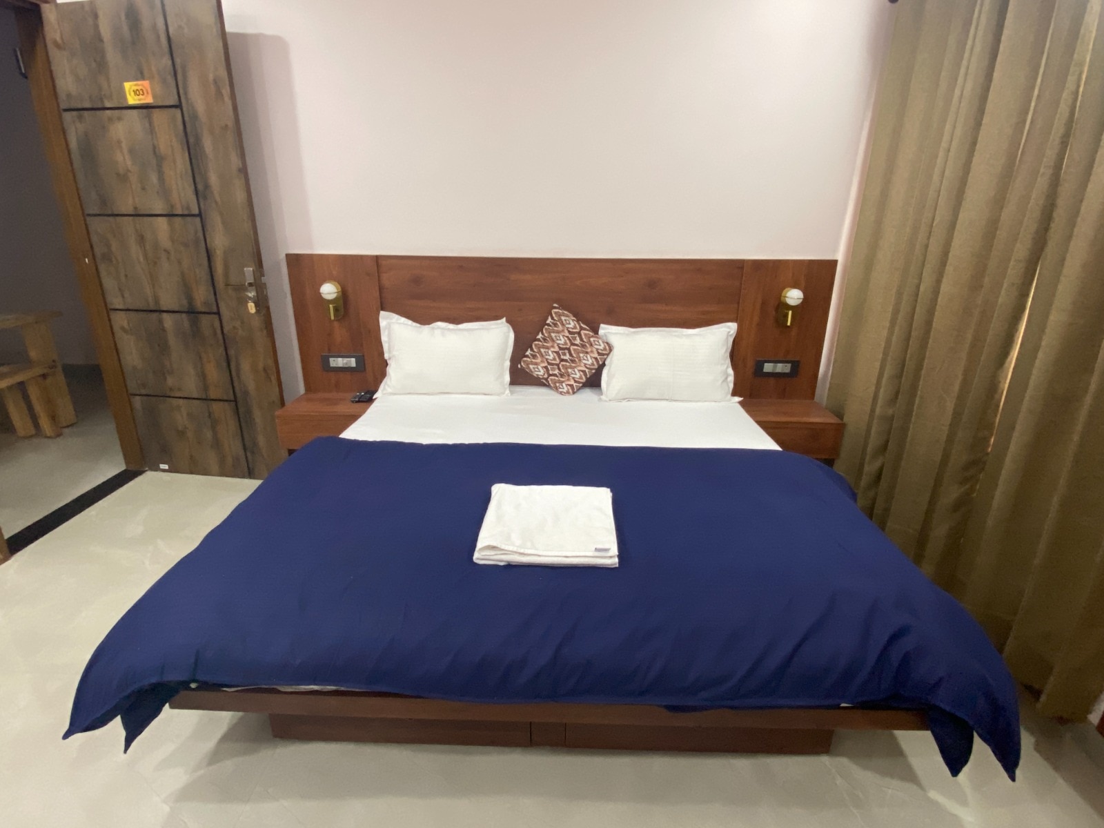Prem Basant Homestay - Tap to explore photos