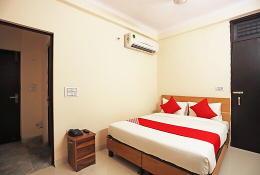 Hotel O Lal Residency