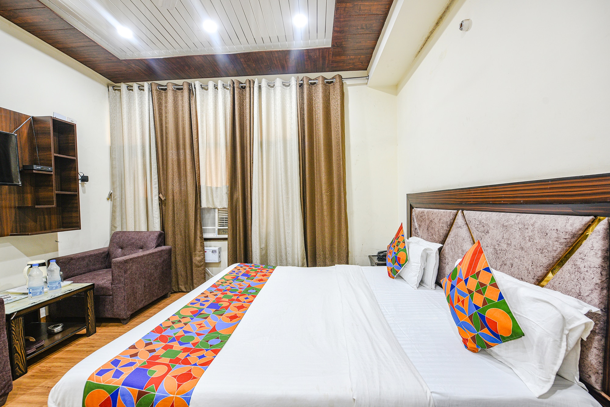 FabHotel Royal Inn SECTOR -22D, Chandigarh - Tap to explore photos