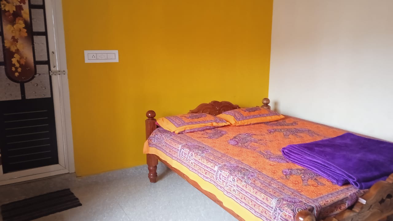 Booming glow Homestay - Tap to explore photos