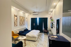 Gaur city center mall, Greater Noida