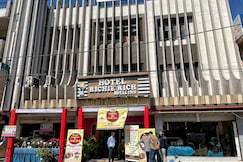 Richie Rich Royal Inn, Satna