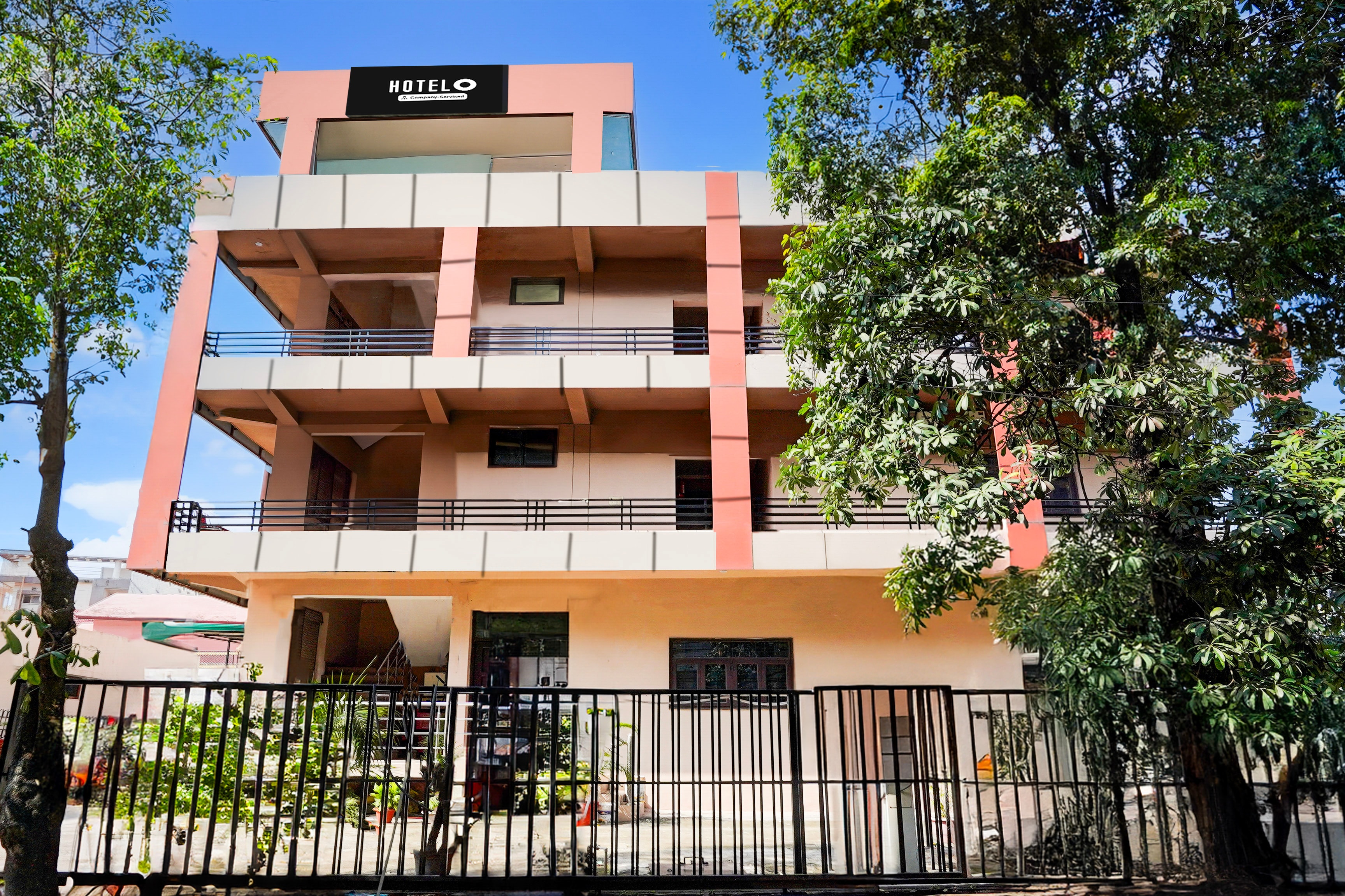 Super Hotel O GMS Road Ballupur Chowk - Tap to explore photos