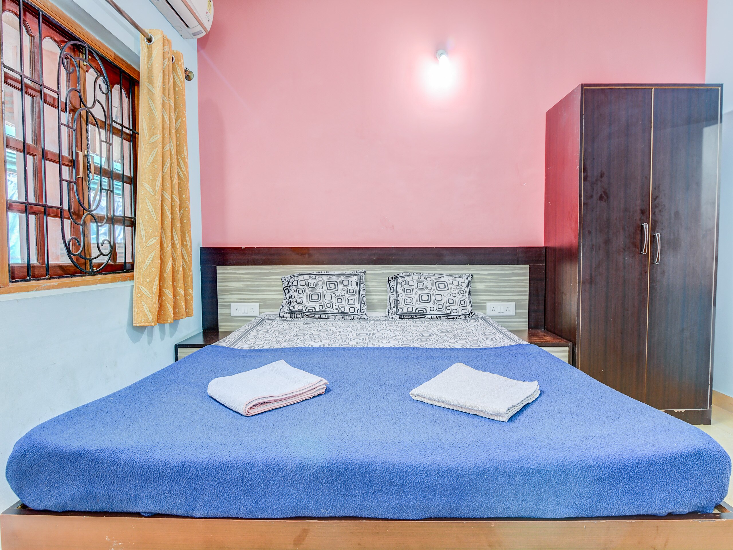 Om Sai Guest House 2 - Tap to explore photos