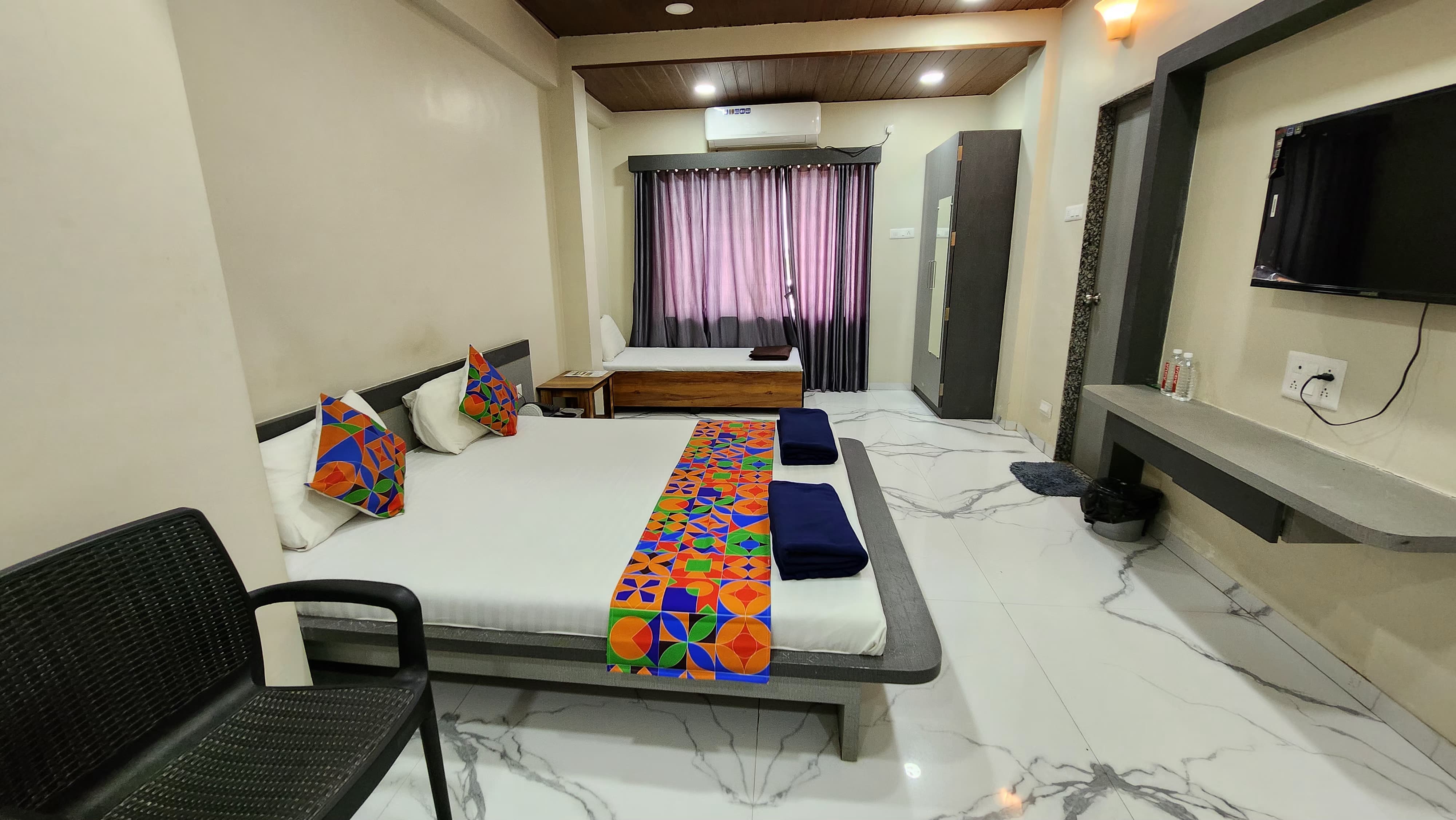 Family Room 1