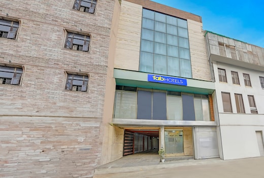 FabHotel Galaxy - Nr. Patel Nagar Metro