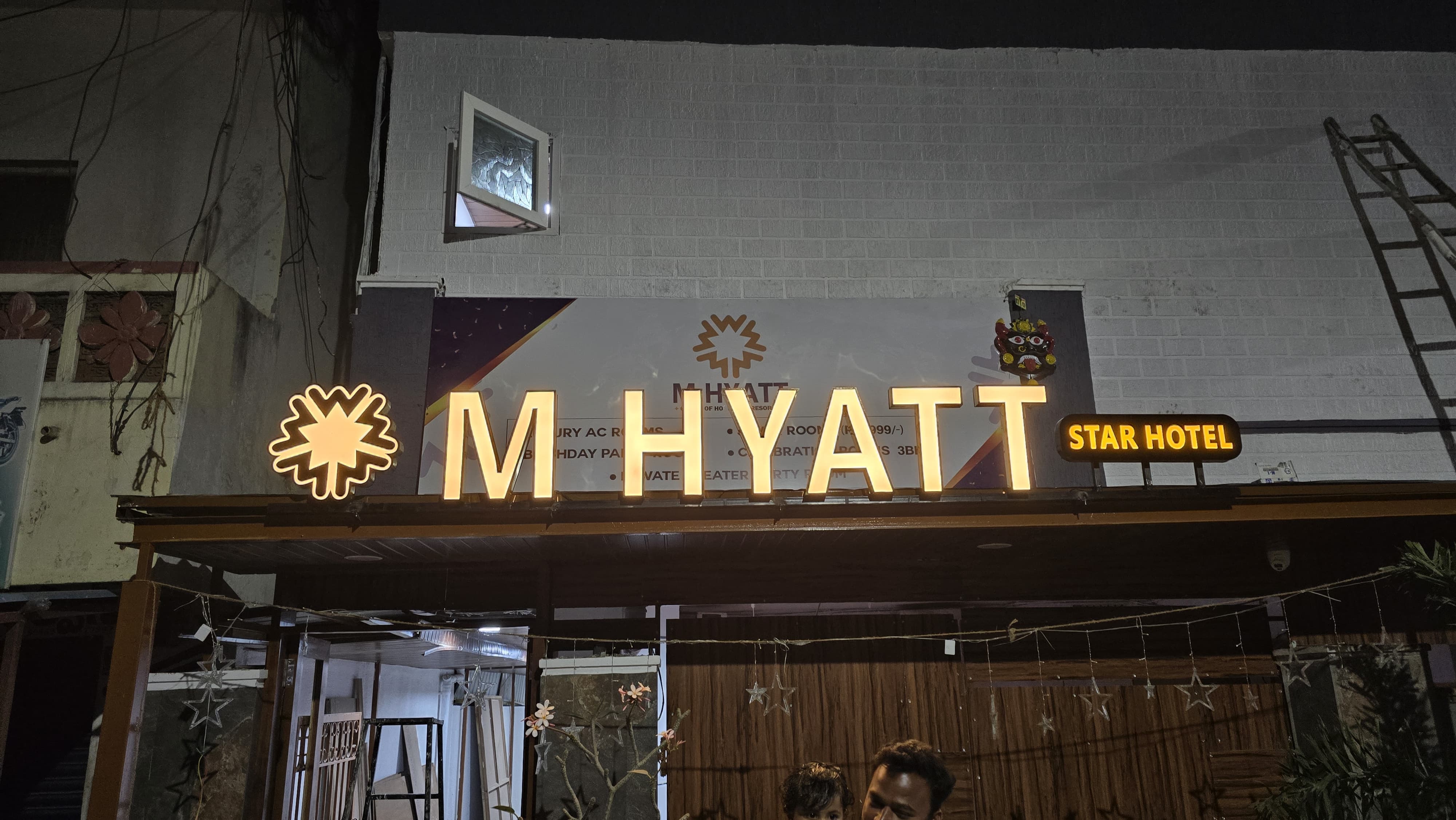 M Hyatt - Tap to explore photos