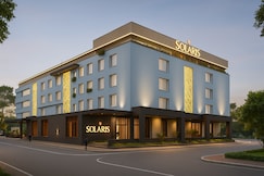 Hotel Solaris, Dewas