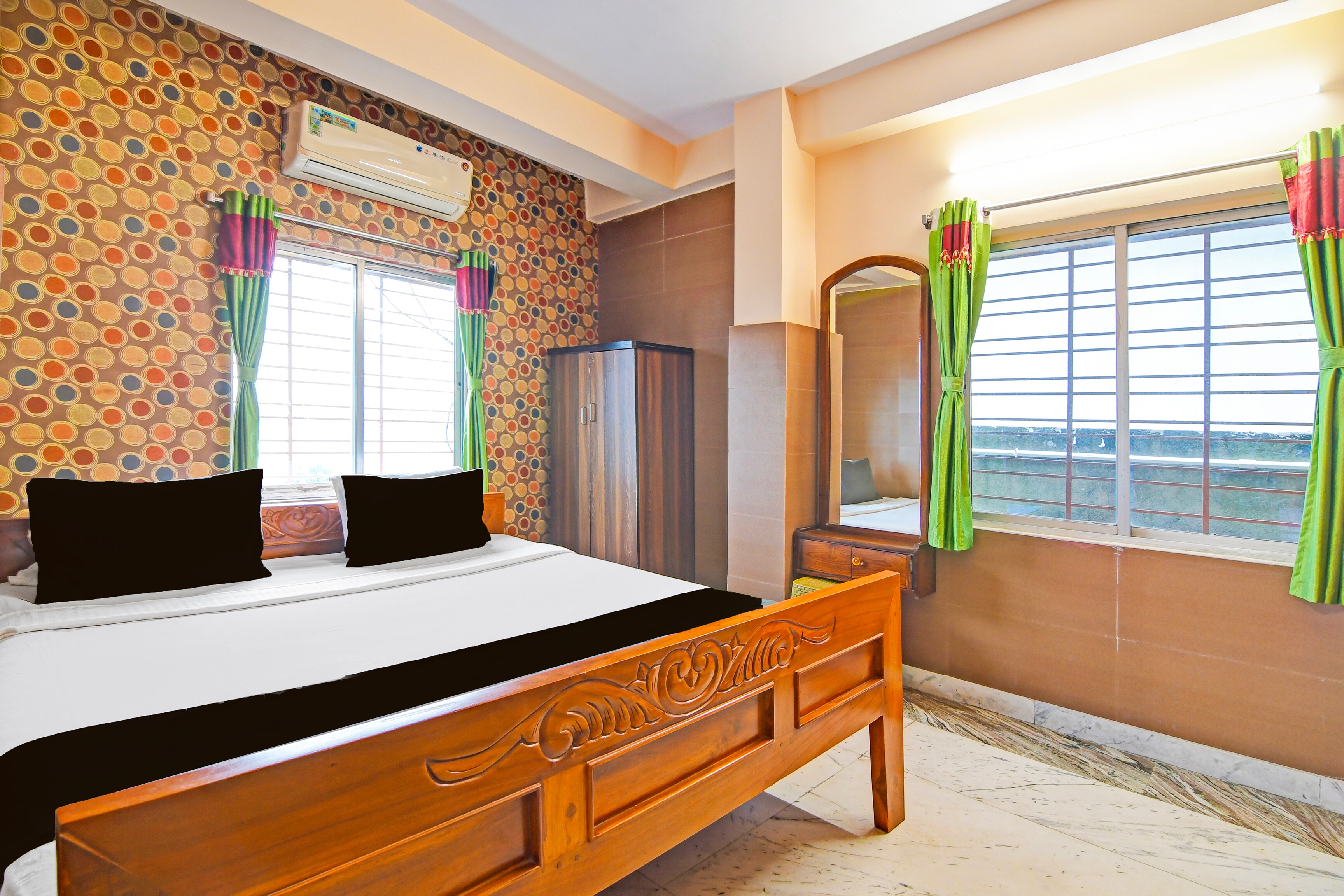 Super Hotel O Rishra Railway Station Formerly Green Guest House - Tap to explore photos