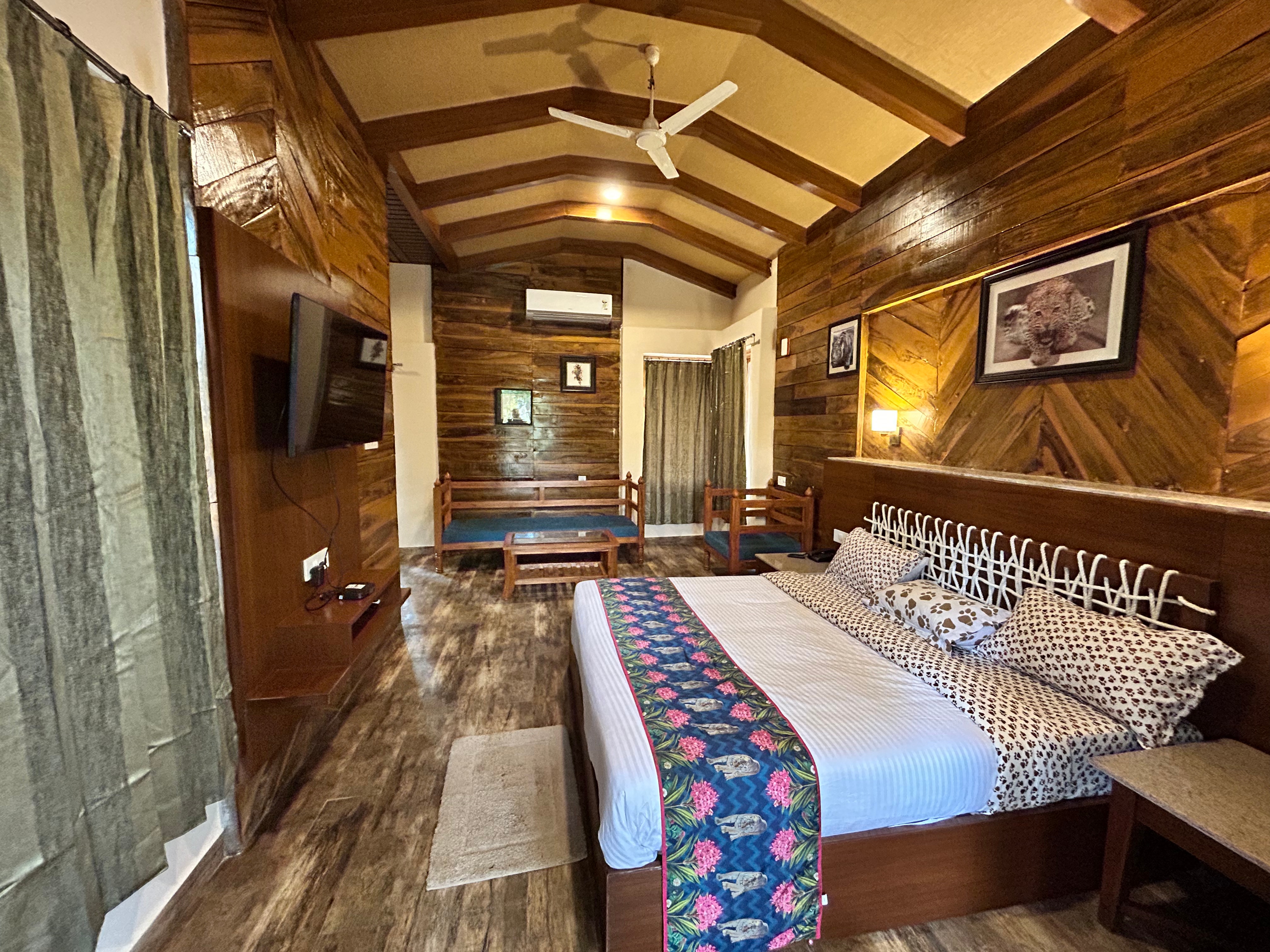 MPT Safari Lodge Mukki, Kanha - Tap to explore photos