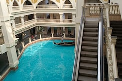 Hotel VD Rooms Vesu, Surat