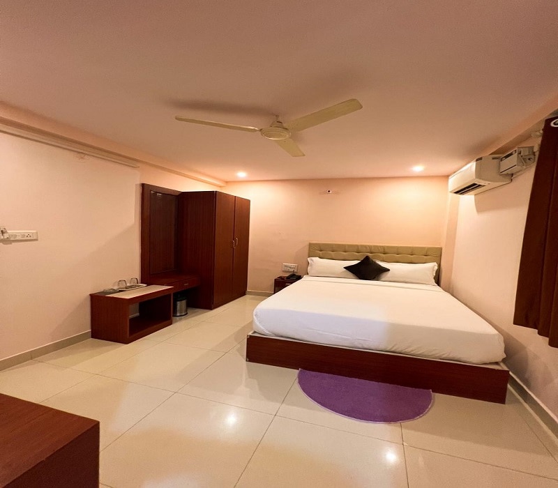 Hotel InTourist by Agira Hotel - Tap to explore photos